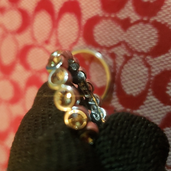 In Silver set sparkling Rings. - Picture 9 of 11